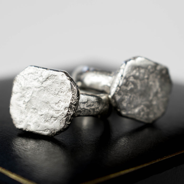 Ancient style signet ring