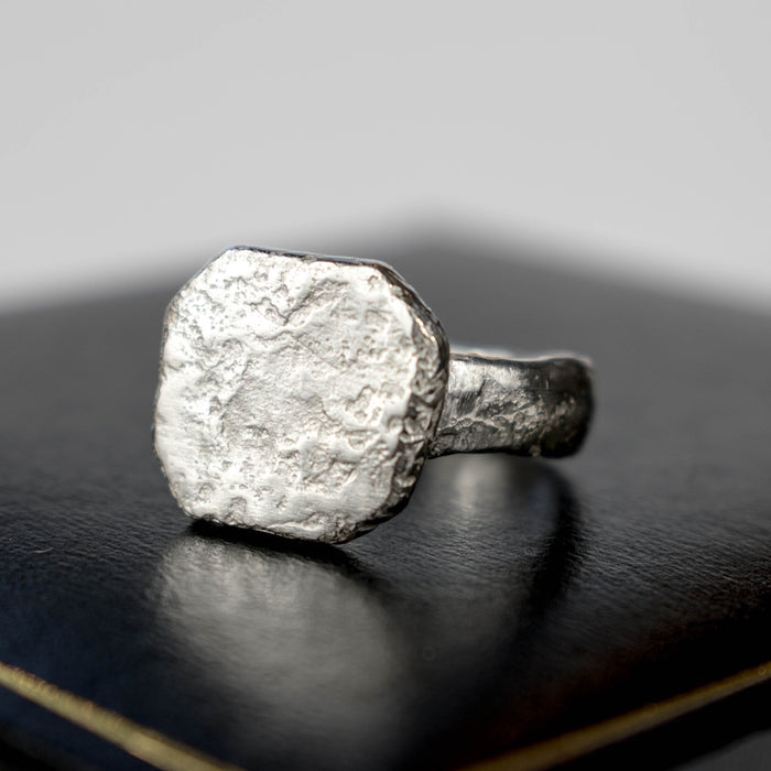 Ancient style signet ring