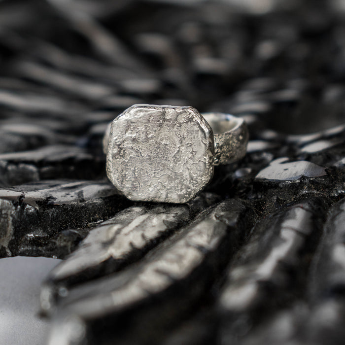 Ancient style signet ring